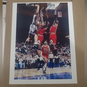 JOHN STARKS KNICKS DUNKS💥 ON JORDAN & THE BULLS 8.5x11 ULTRA GLOSSY NBA POSTER!